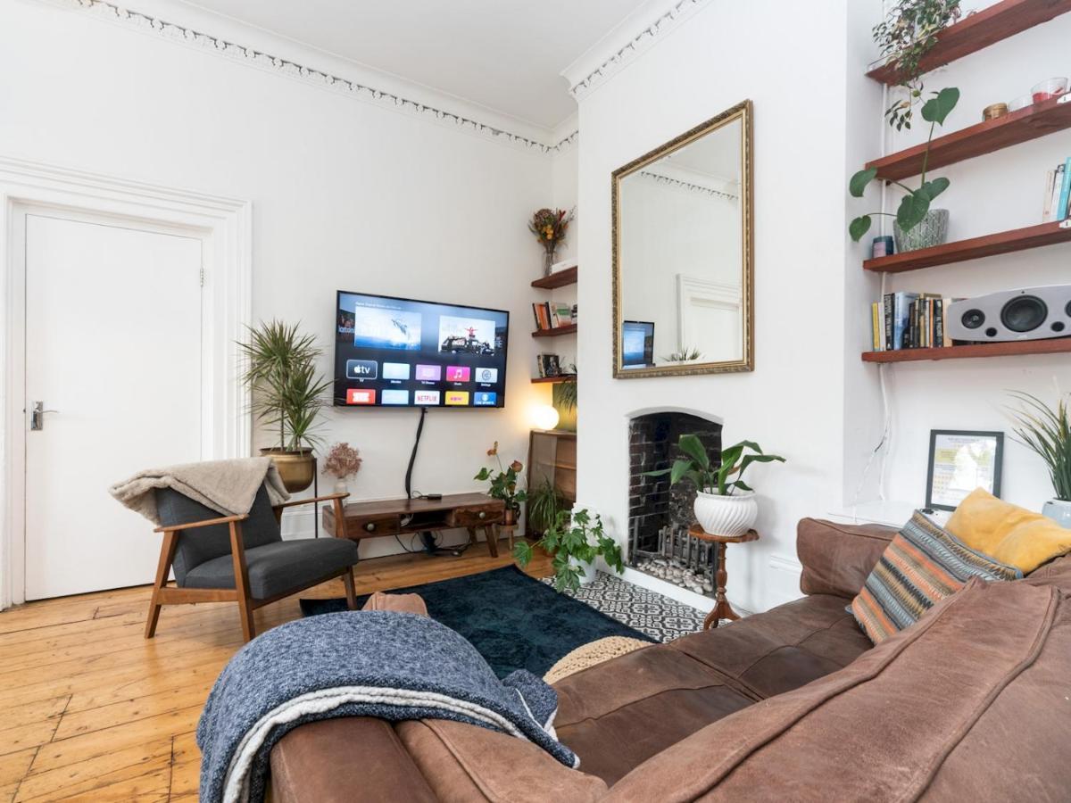 Pass The Keys Rustic And Quirky Flat In Charming Charlton Village London Eksteriør billede