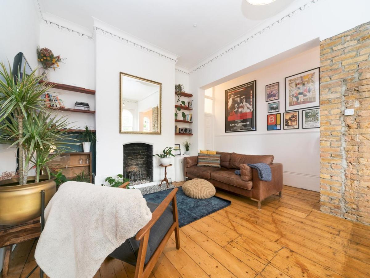 Pass The Keys Rustic And Quirky Flat In Charming Charlton Village London Eksteriør billede