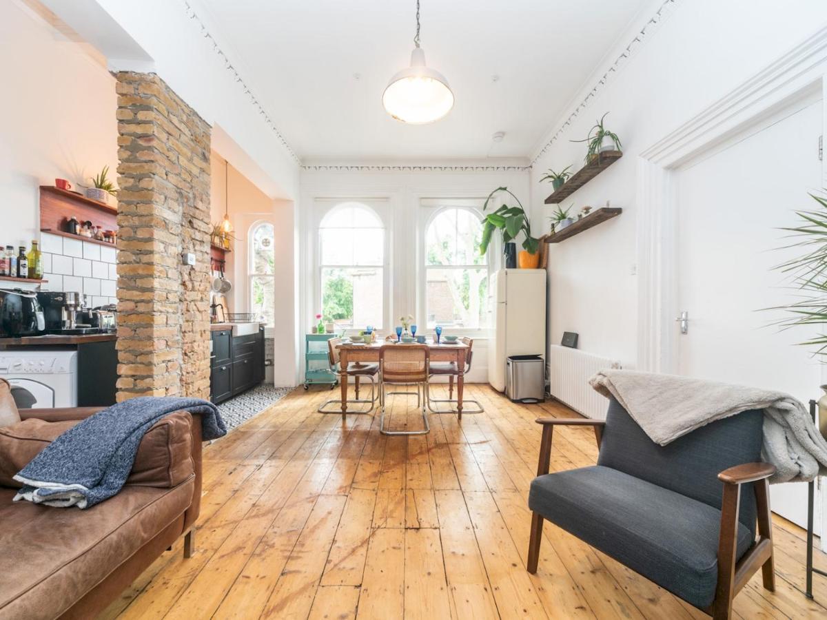 Pass The Keys Rustic And Quirky Flat In Charming Charlton Village London Eksteriør billede