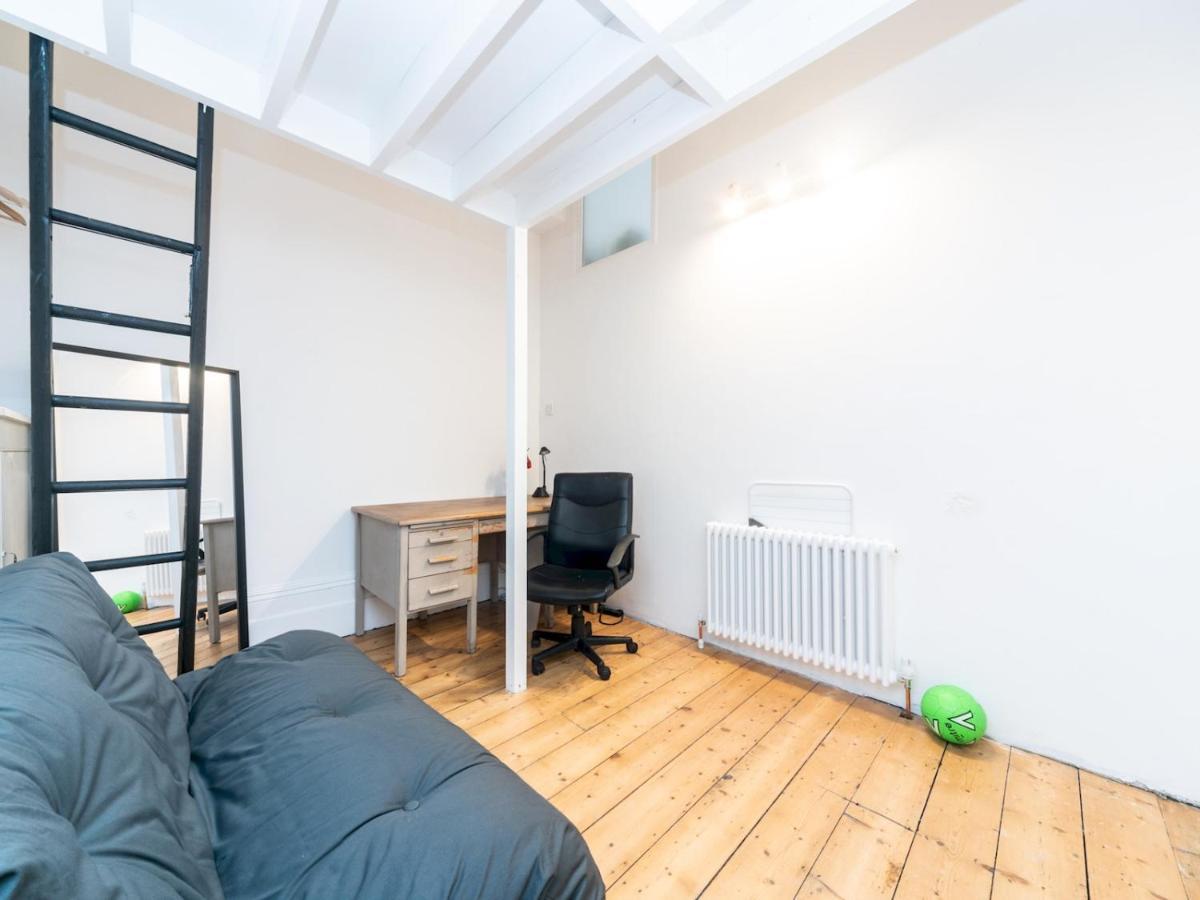 Pass The Keys Rustic And Quirky Flat In Charming Charlton Village London Eksteriør billede