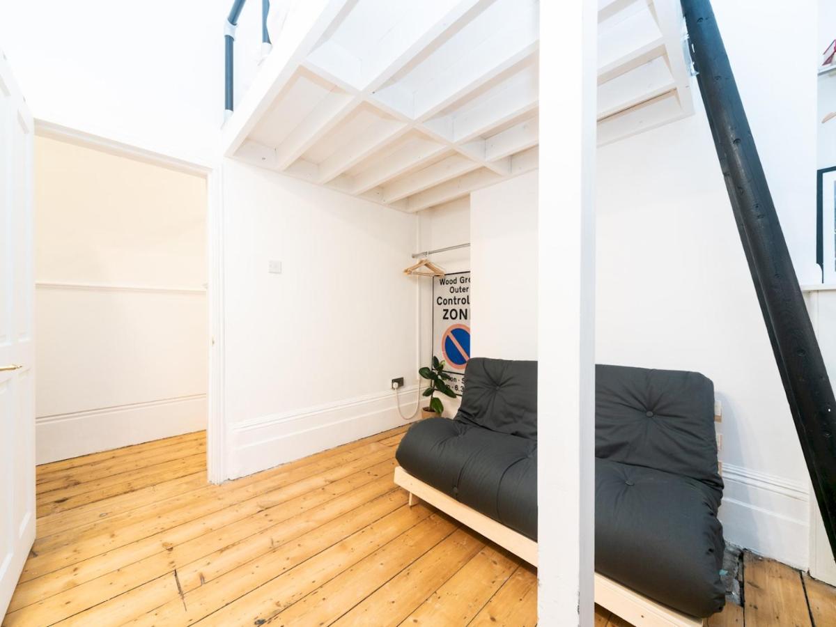 Pass The Keys Rustic And Quirky Flat In Charming Charlton Village London Eksteriør billede