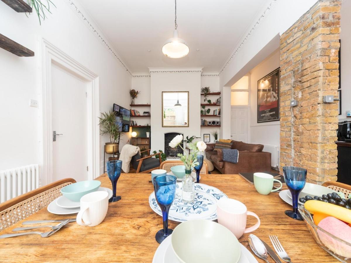 Pass The Keys Rustic And Quirky Flat In Charming Charlton Village London Eksteriør billede