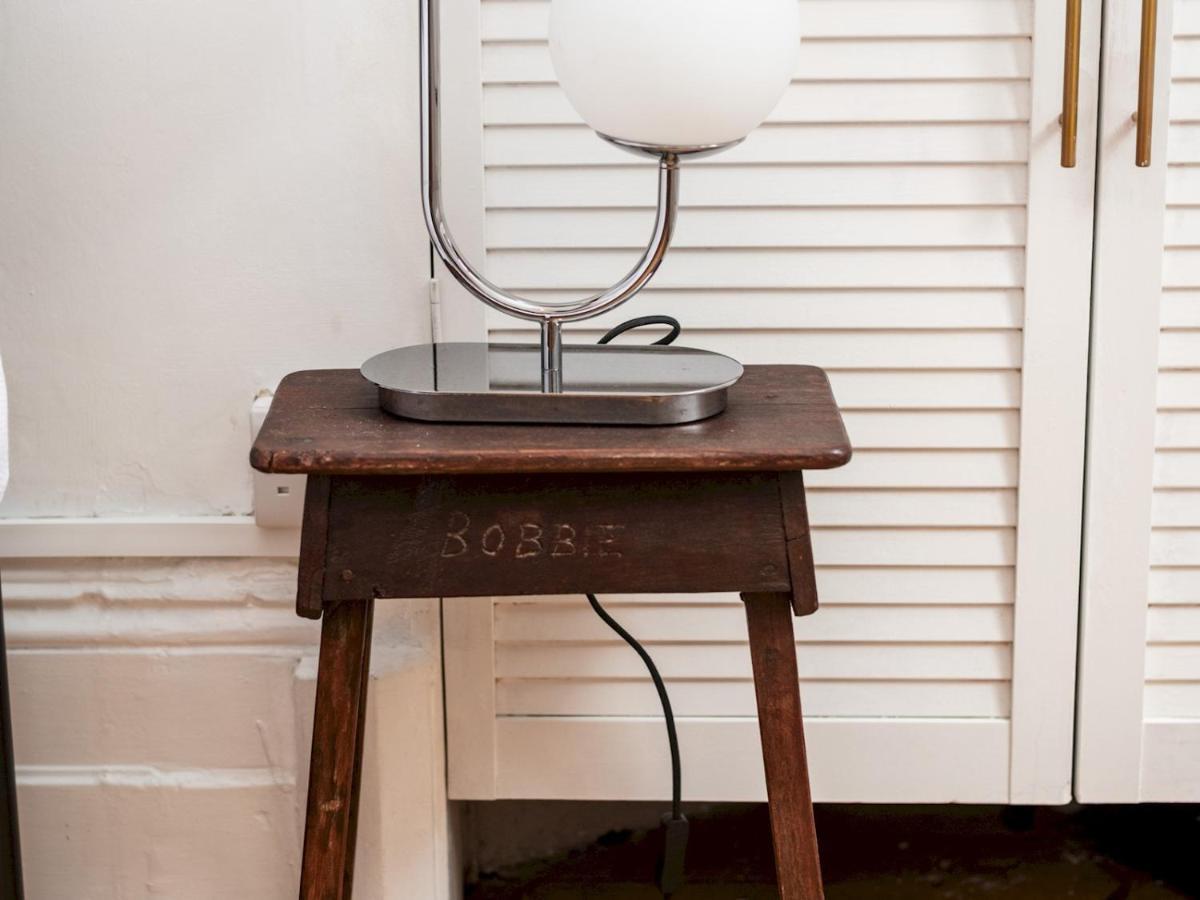 Pass The Keys Rustic And Quirky Flat In Charming Charlton Village London Eksteriør billede