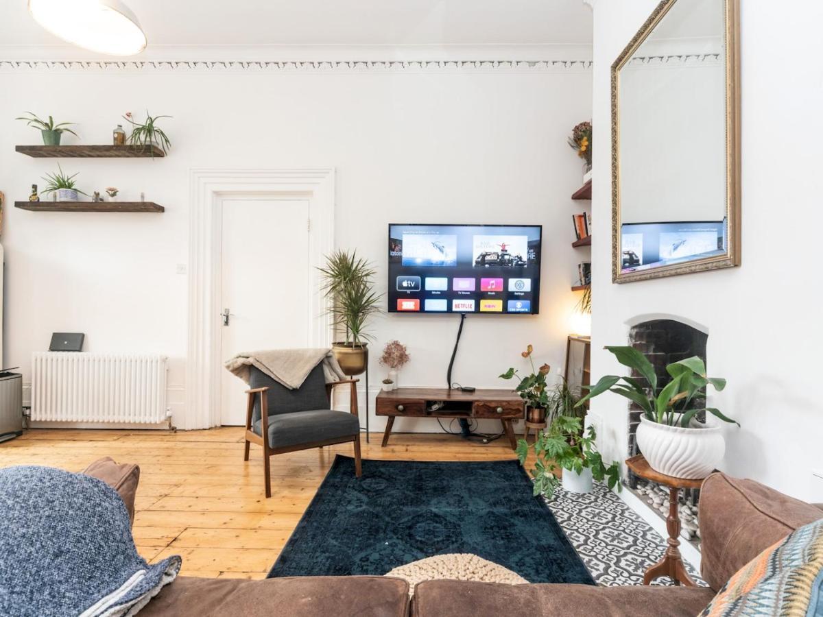 Pass The Keys Rustic And Quirky Flat In Charming Charlton Village London Eksteriør billede