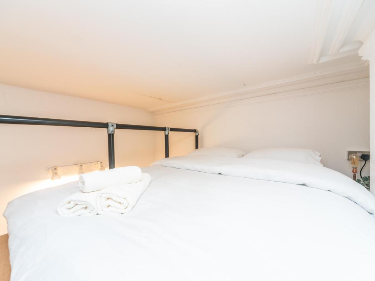 Pass The Keys Rustic And Quirky Flat In Charming Charlton Village London Eksteriør billede