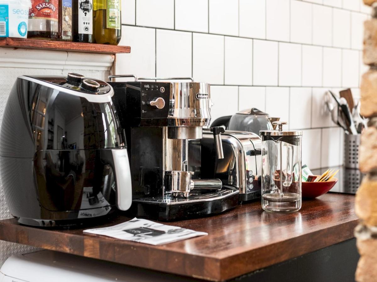Pass The Keys Rustic And Quirky Flat In Charming Charlton Village London Eksteriør billede