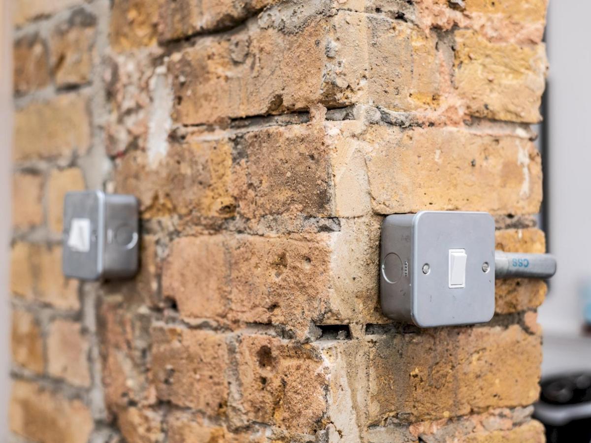 Pass The Keys Rustic And Quirky Flat In Charming Charlton Village London Eksteriør billede