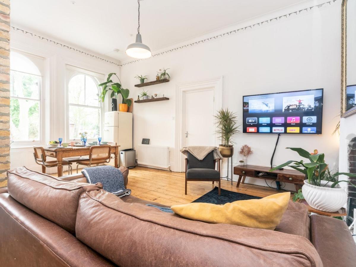 Pass The Keys Rustic And Quirky Flat In Charming Charlton Village London Eksteriør billede