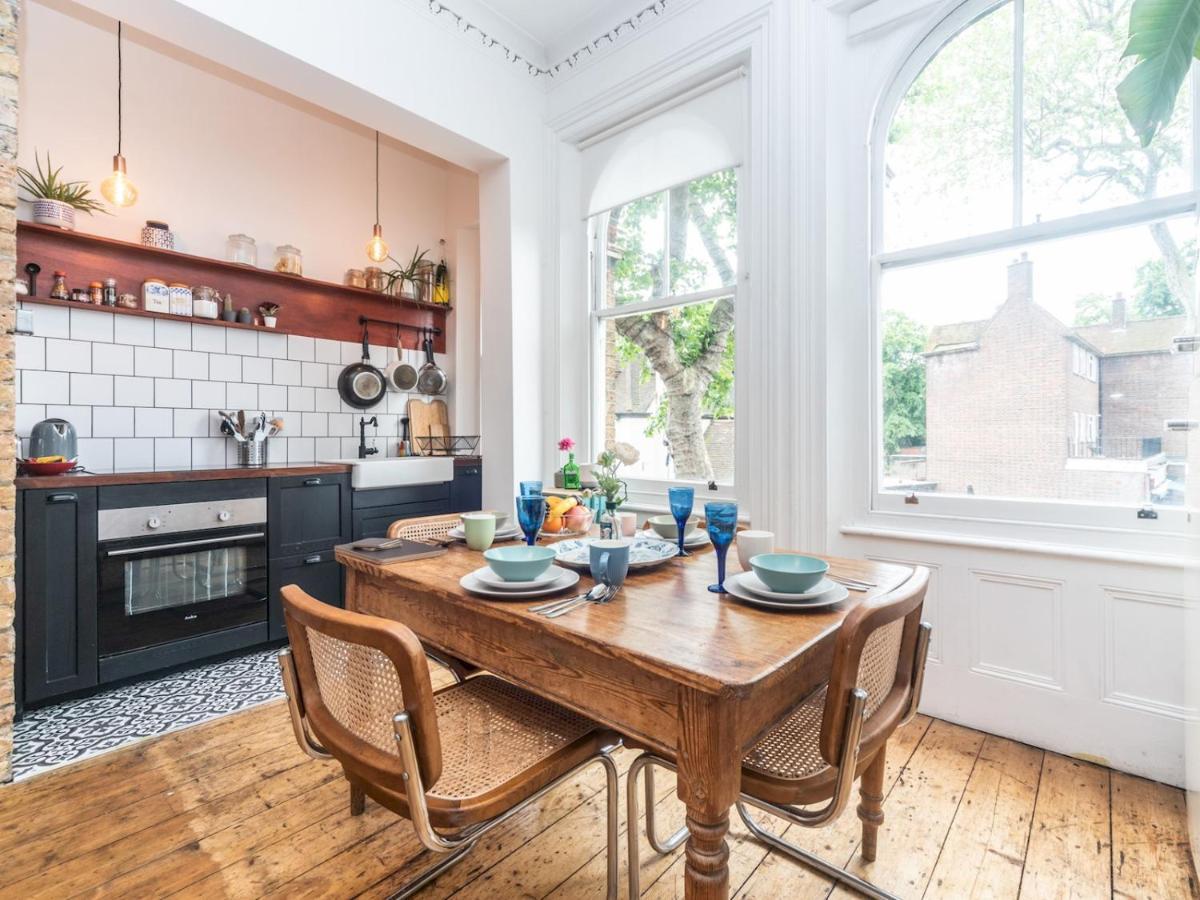 Pass The Keys Rustic And Quirky Flat In Charming Charlton Village London Eksteriør billede