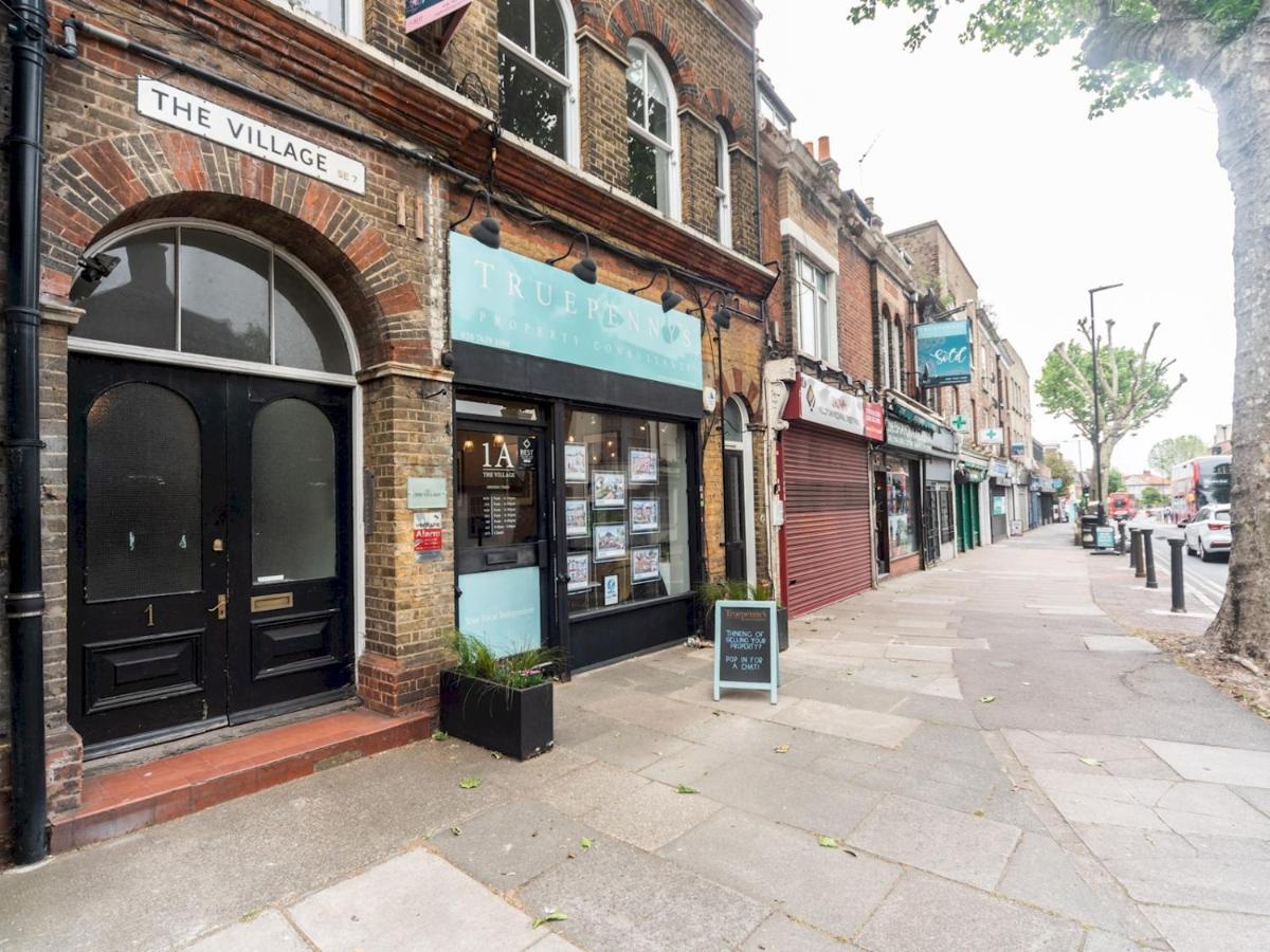 Pass The Keys Rustic And Quirky Flat In Charming Charlton Village London Eksteriør billede