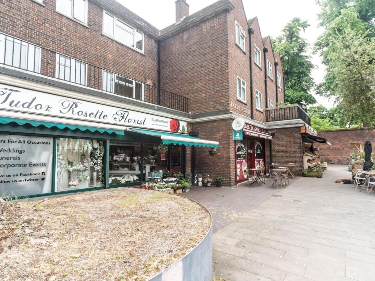 Pass The Keys Rustic And Quirky Flat In Charming Charlton Village London Eksteriør billede