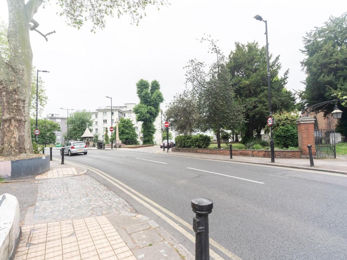 Pass The Keys Rustic And Quirky Flat In Charming Charlton Village London Eksteriør billede