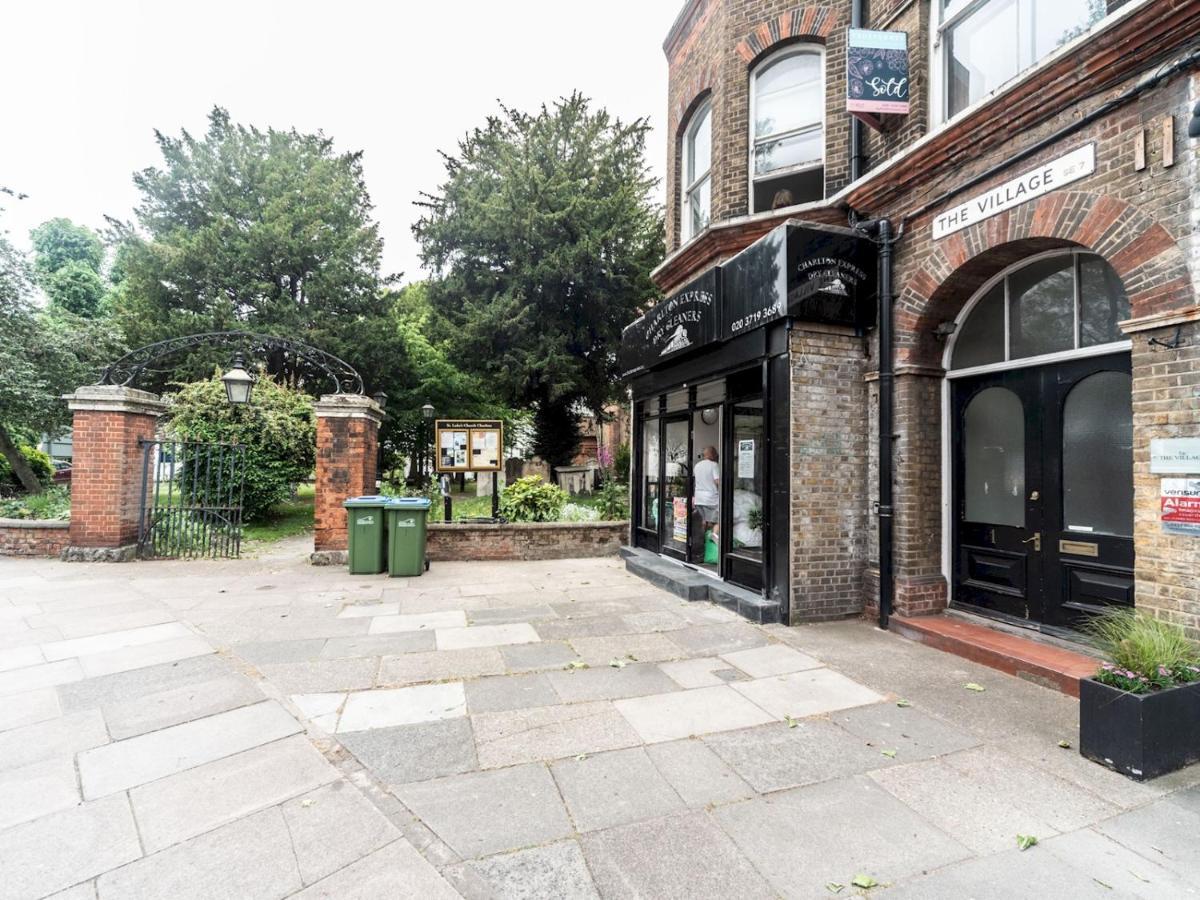 Pass The Keys Rustic And Quirky Flat In Charming Charlton Village London Eksteriør billede